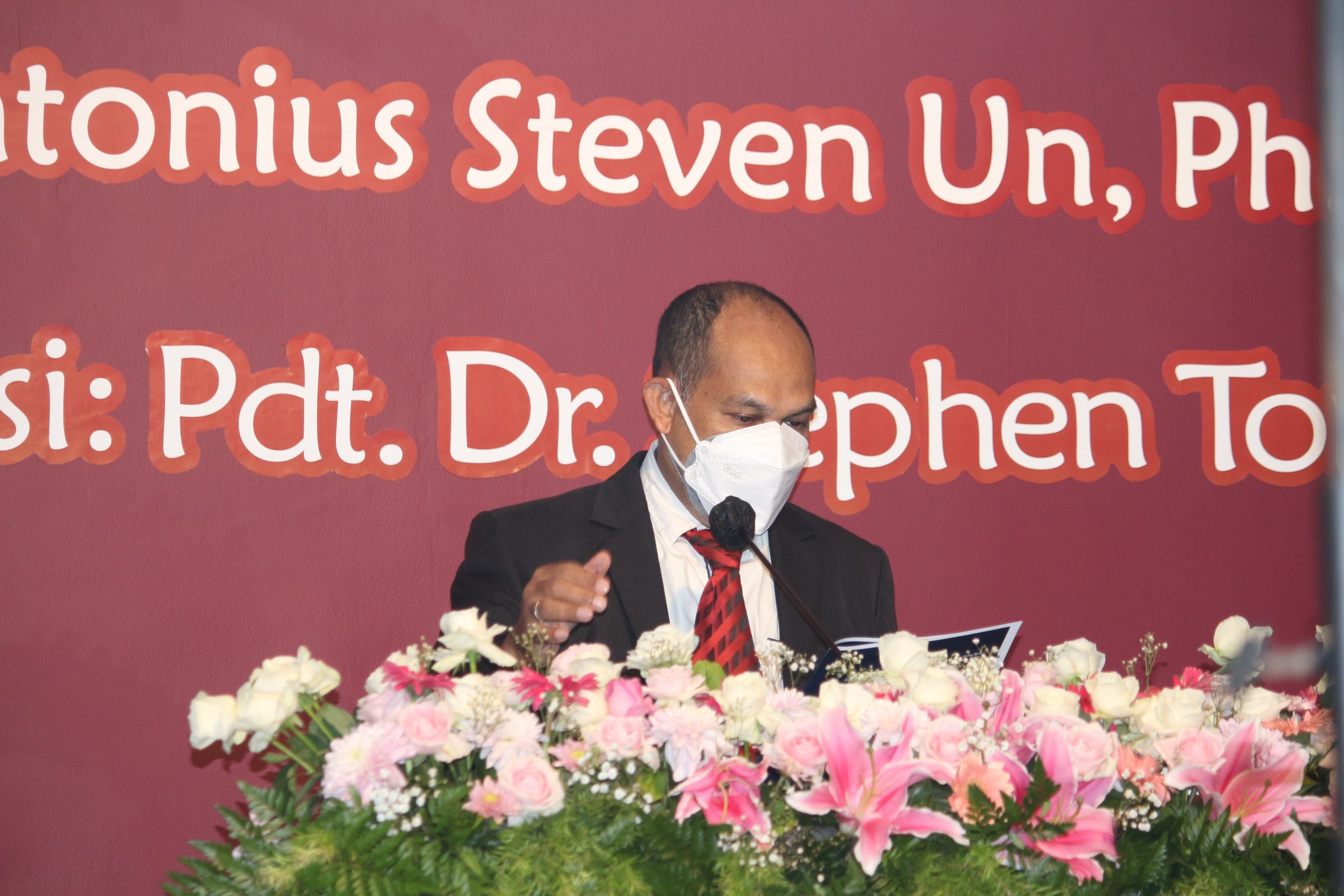 Vik. Stenly Lailewan