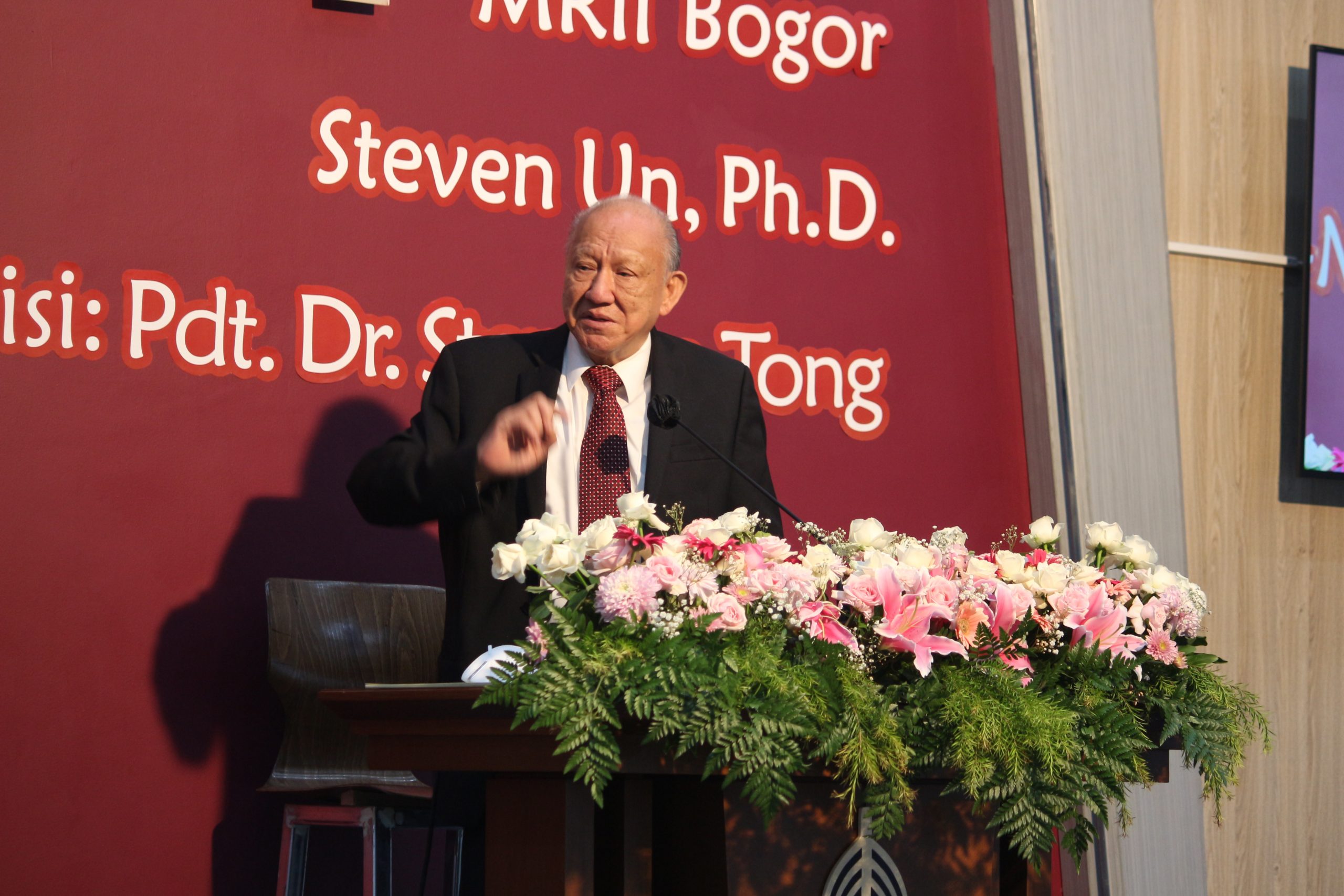 Pdt Dr. Stephen Tong